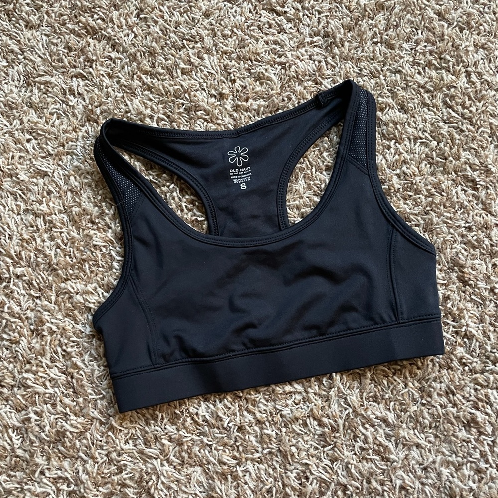 New black sports bra